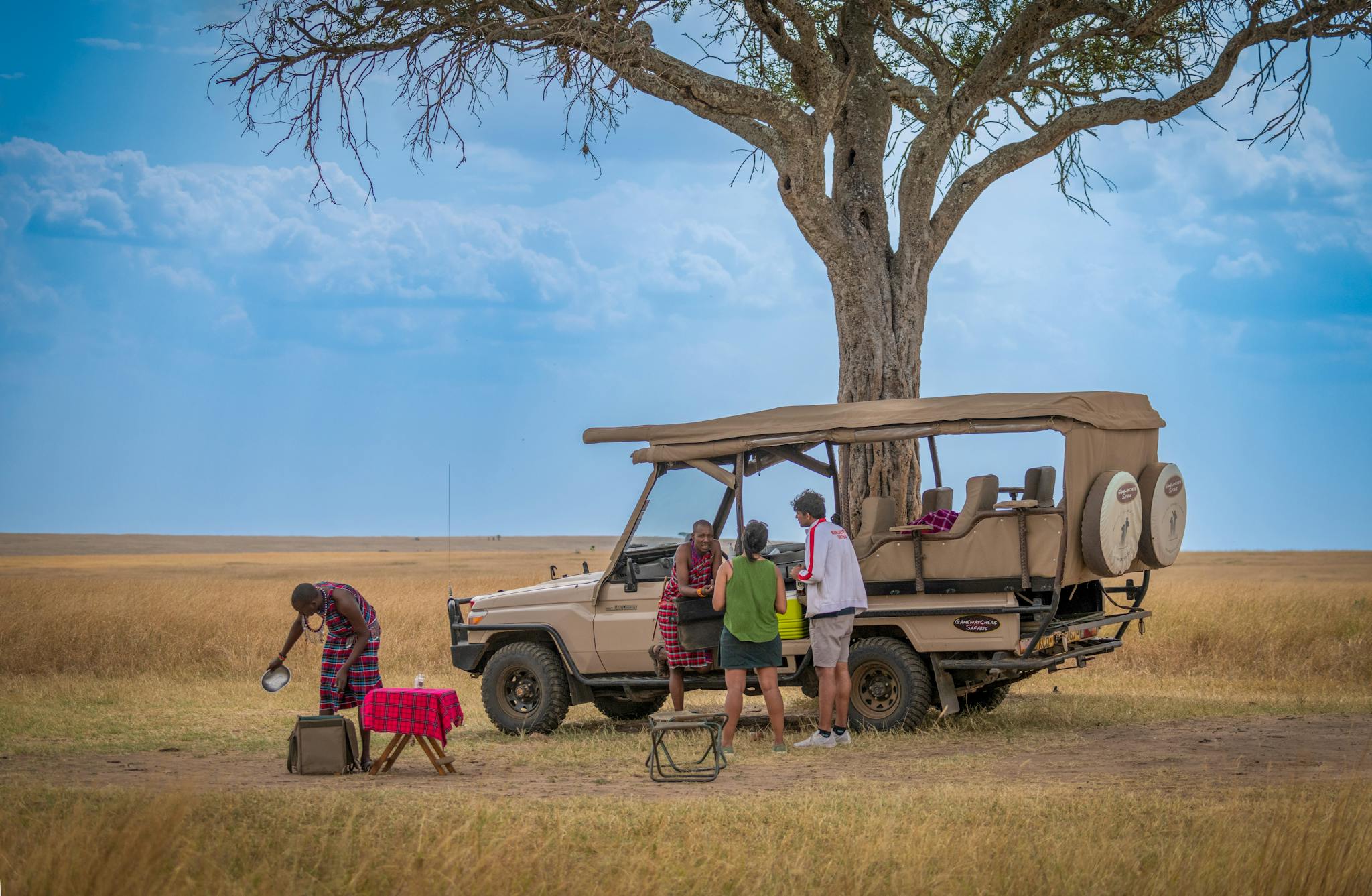 Safari land cruiser 4x4 in Kenya